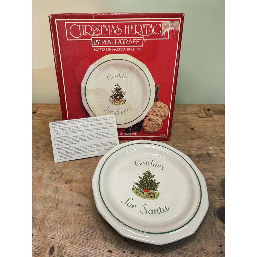 Pfaltzgraff Christmas Heritage Cookies for Santa Plate 8" White Green